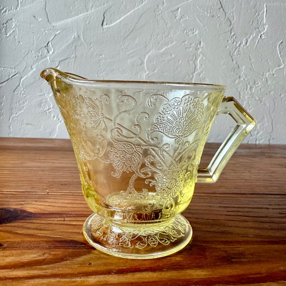 Hazel Atlas Florentine Yellow Depression Glass | Creamer & Sugar Bowl Set - Picture 11 of 15